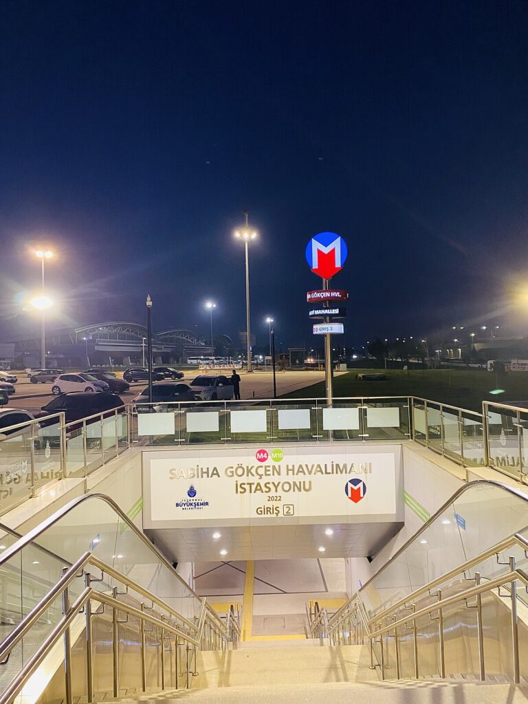 Saw airport M4 Metro